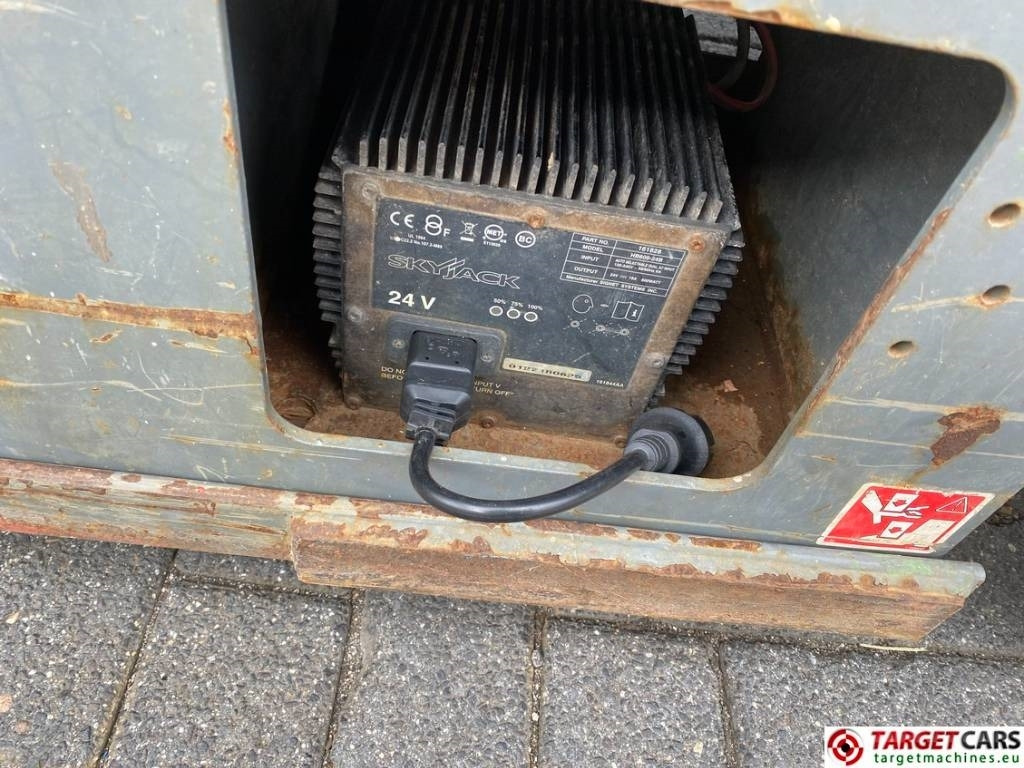 Leasing of SkyJack SJIII-4740 Electric Scissor Work Lift 1380cm  SkyJack SJIII-4740 Electric Scissor Work Lift 1380cm: picture 16