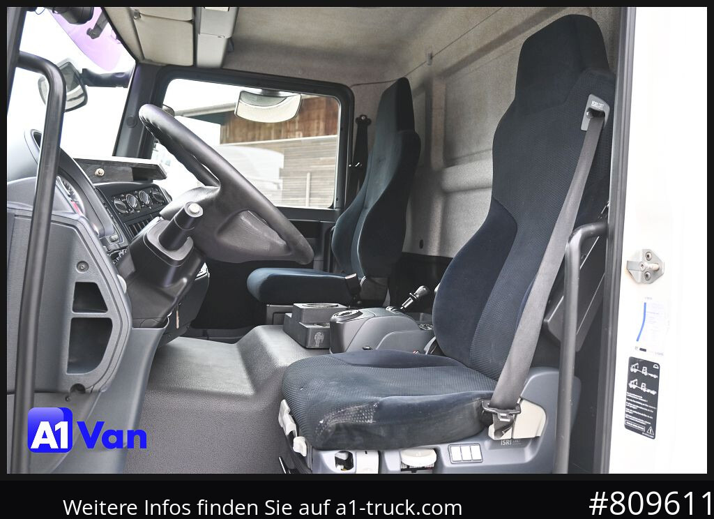 MAN TGL 8.220 Pritsche Plane, Klima, Schiebeplane, Automatik - Curtainsider truck: picture 3 MAN TGL 8.220 Pritsche Plane, Klima, Schiebeplane, Automatik - Curtainsider truck: picture 3