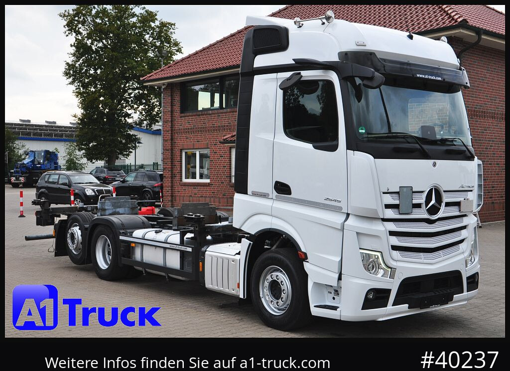 MERCEDES-BENZ 2545, Multi BDF, Wechsler, 7.45-7.82, MIDI, Liftachse - Container transporter/ Swap body truck: picture 1 MERCEDES-BENZ 2545, Multi BDF, Wechsler, 7.45-7.82, MIDI, Liftachse - Container transporter/ Swap body truck: picture 1