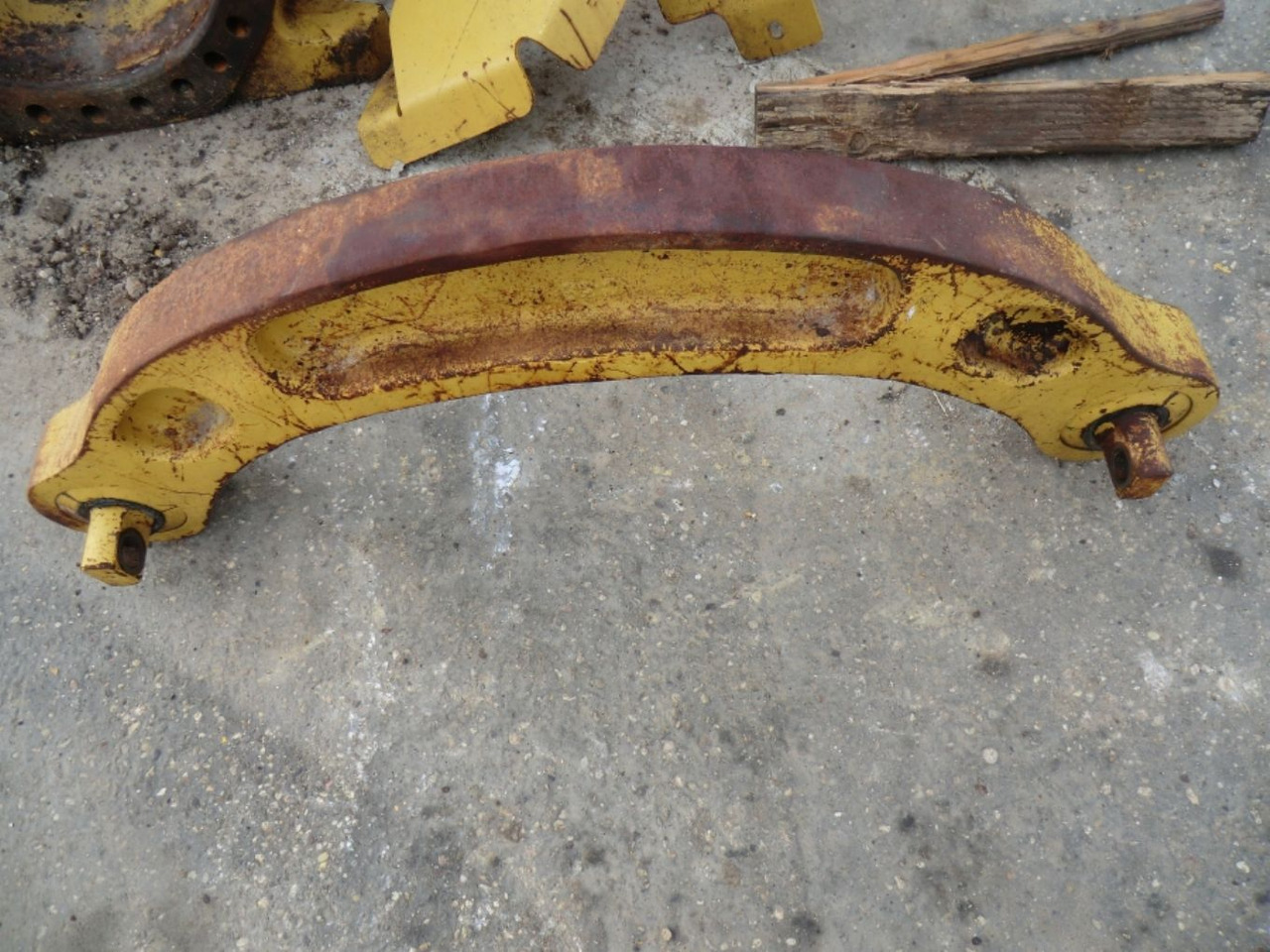 Caterpillar 735 BALESTRONE - Undercarriage parts for Construction machinery: picture 2 Caterpillar 735 BALESTRONE - Undercarriage parts for Construction machinery: picture 2