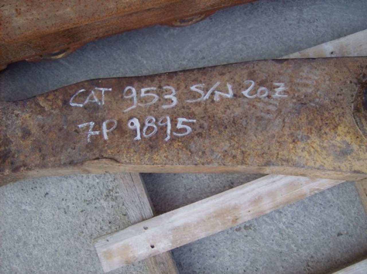 Caterpillar 953 BALESTRONE - Undercarriage parts for Construction machinery: picture 2 Caterpillar 953 BALESTRONE - Undercarriage parts for Construction machinery: picture 2