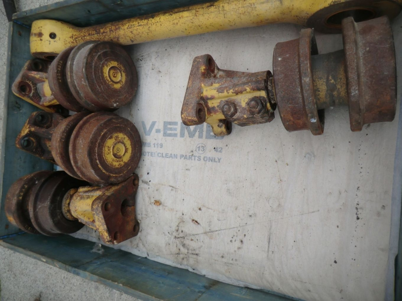 Caterpillar 963D RULLI SUPERIORI HEAVY-DUTY, SYSTEM ONE - Track roller for Construction machinery: picture 3 Caterpillar 963D RULLI SUPERIORI HEAVY-DUTY, SYSTEM ONE - Track roller for Construction machinery: picture 3