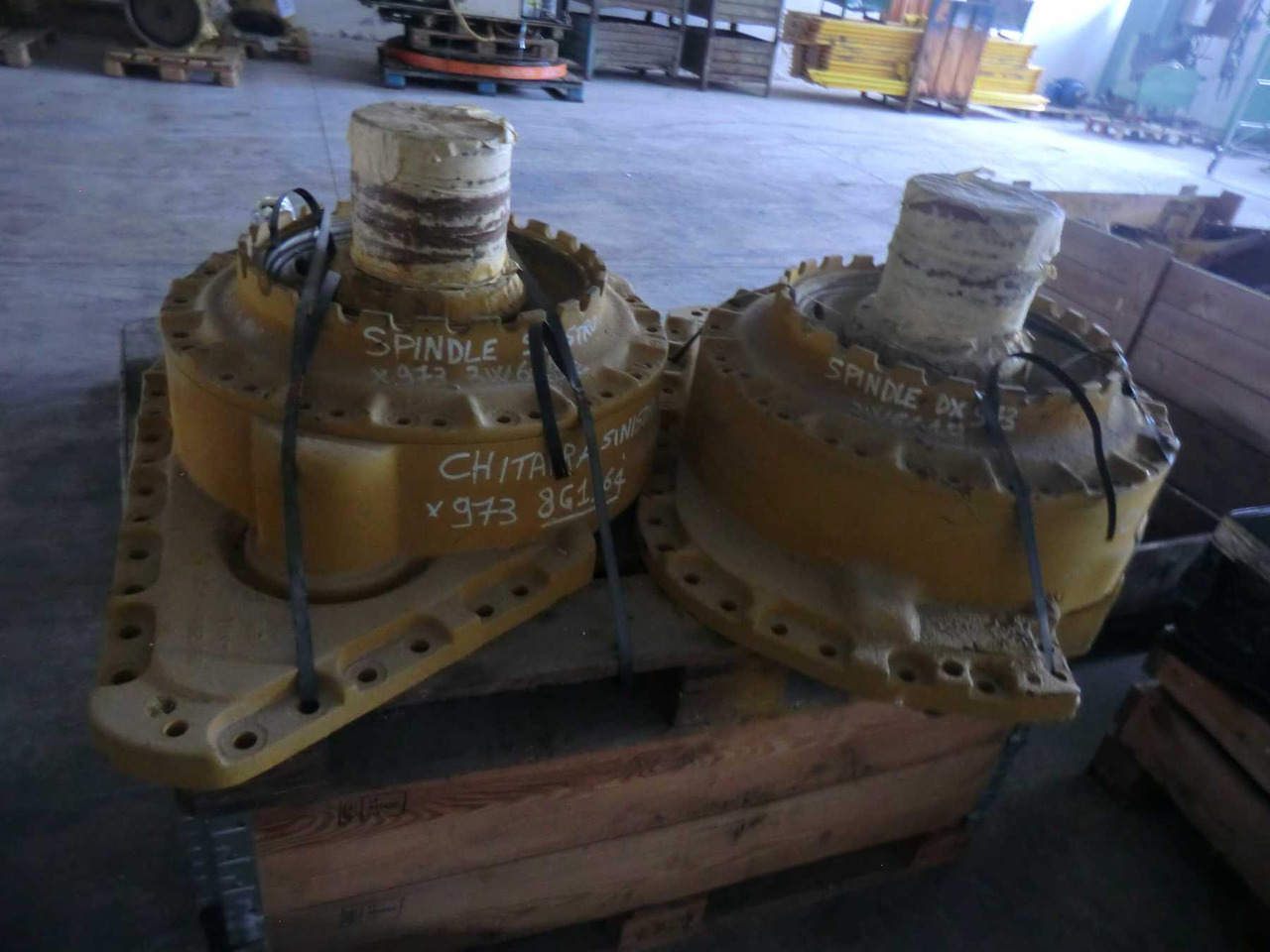 Undercarriage parts for Construction machinery Caterpillar 973 LGP SPINDLE: picture 13 Undercarriage parts for Construction machinery Caterpillar 973 LGP SPINDLE: picture 13