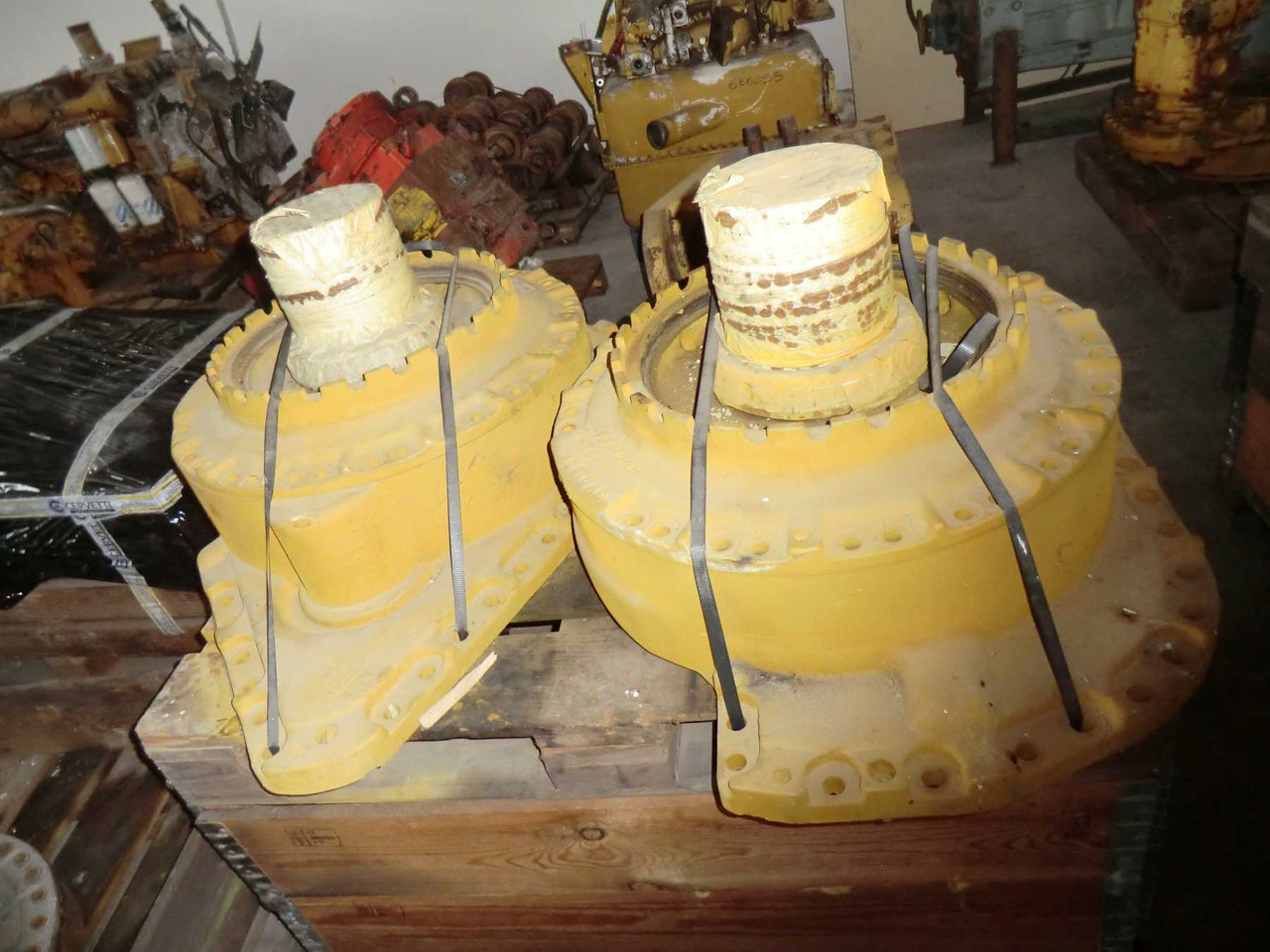 Undercarriage parts for Construction machinery Caterpillar 973 LGP SPINDLE: picture 7 Undercarriage parts for Construction machinery Caterpillar 973 LGP SPINDLE: picture 7