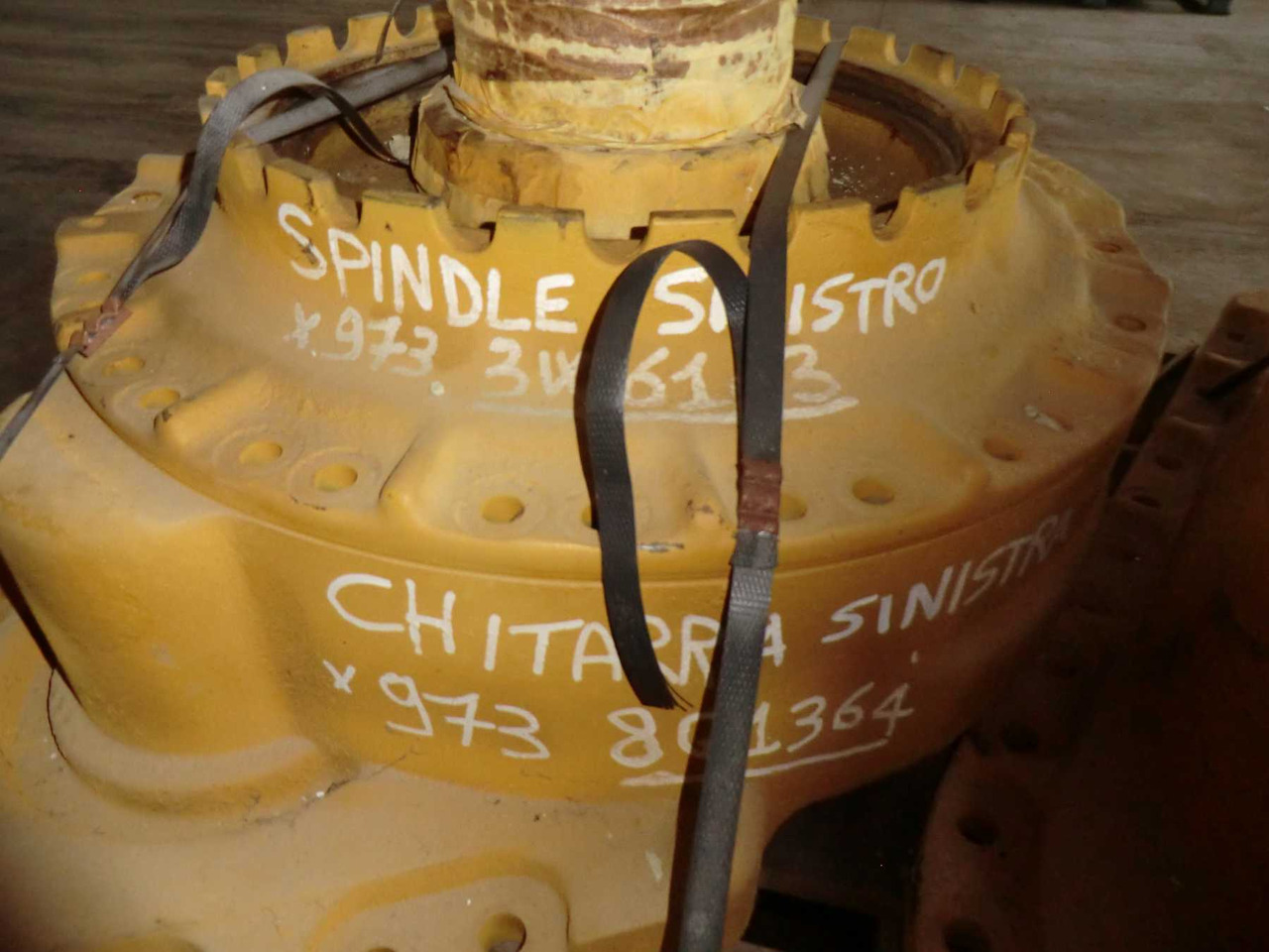 Undercarriage parts for Construction machinery Caterpillar 973 LGP SPINDLE: picture 15 Undercarriage parts for Construction machinery Caterpillar 973 LGP SPINDLE: picture 15