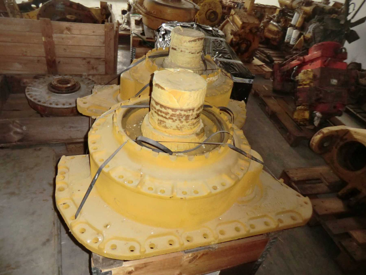 Undercarriage parts for Construction machinery Caterpillar 973 LGP SPINDLE: picture 6 Undercarriage parts for Construction machinery Caterpillar 973 LGP SPINDLE: picture 6