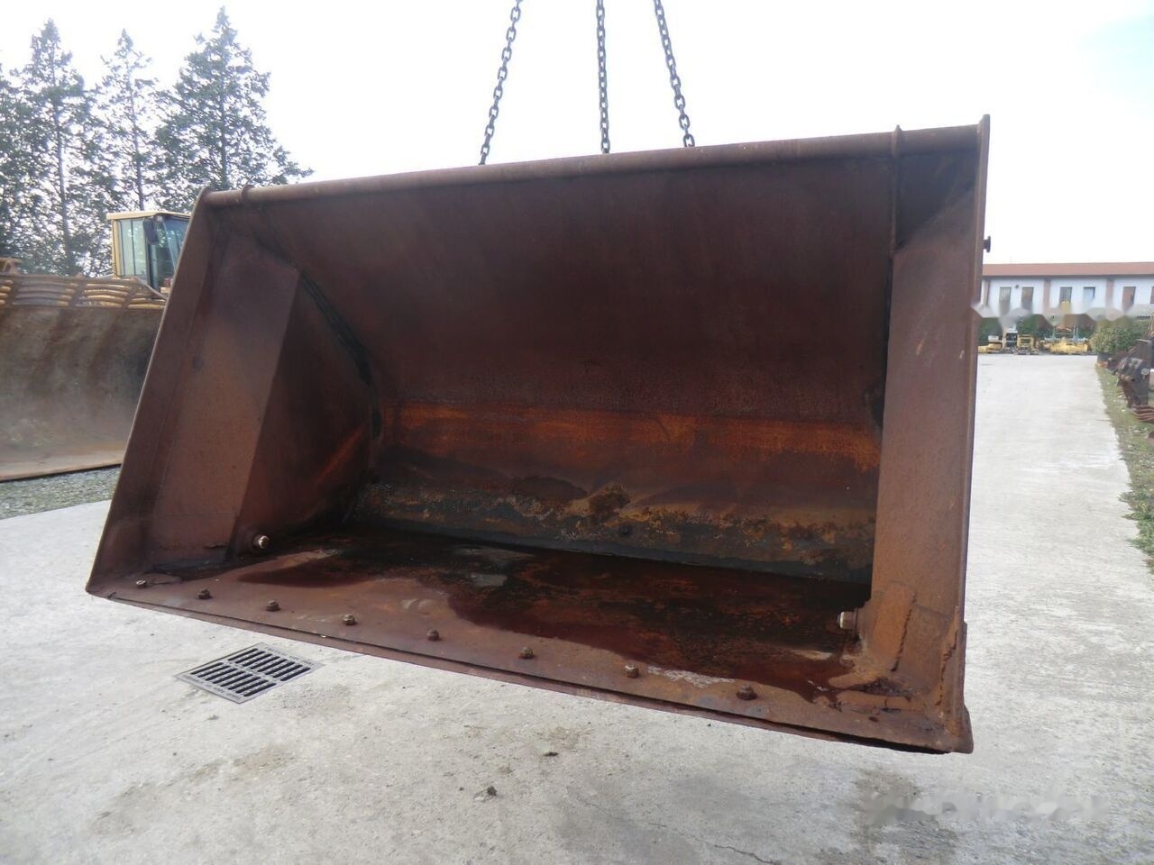 VTN HIGH DUMP BUCKET - Loader bucket: picture 4 VTN HIGH DUMP BUCKET - Loader bucket: picture 4