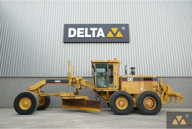 Grader Caterpillar 140H: picture 1