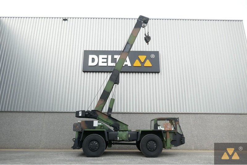 Terex LRT110 Ex-Army - Rough terrain crane: picture 2 Terex LRT110 Ex-Army - Rough terrain crane: picture 2