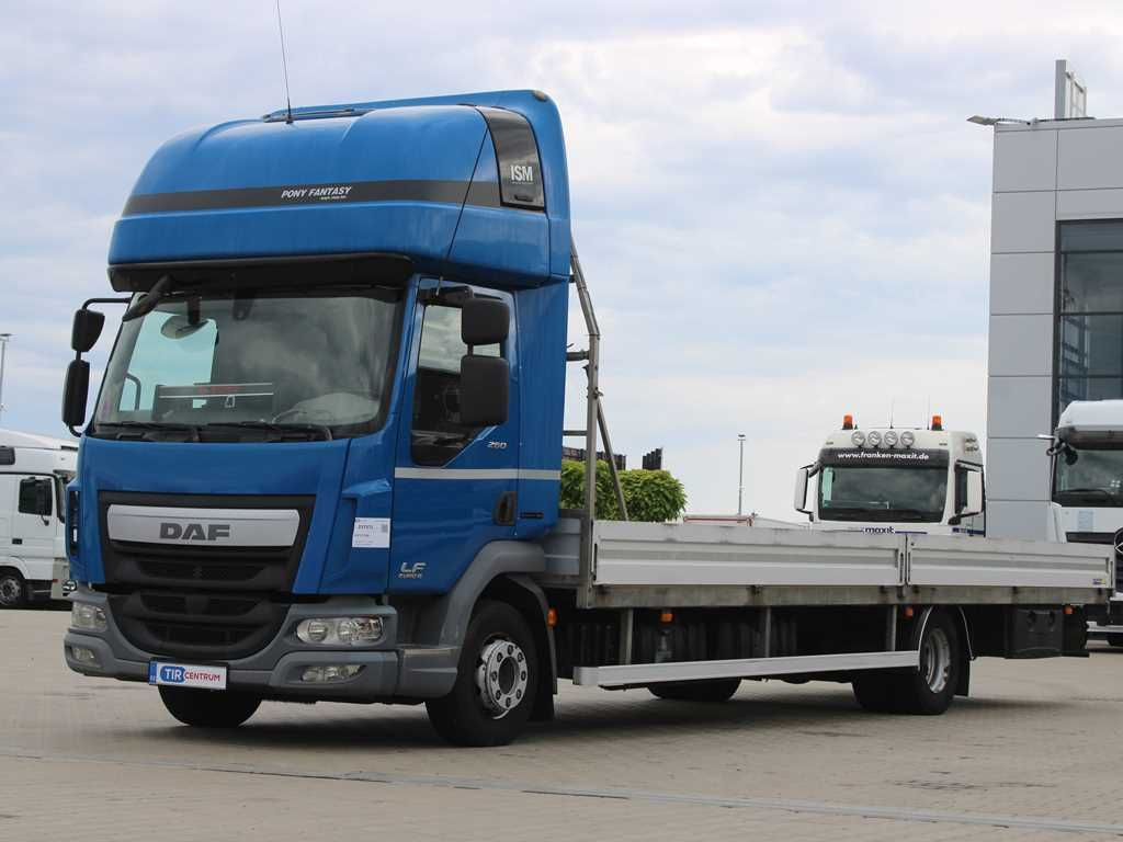 DAF LF 260, SLEEPING CABIN, EURO 6, PNEU 80% - Dropside/ Flatbed truck: picture 1 DAF LF 260, SLEEPING CABIN, EURO 6, PNEU 80% - Dropside/ Flatbed truck: picture 1