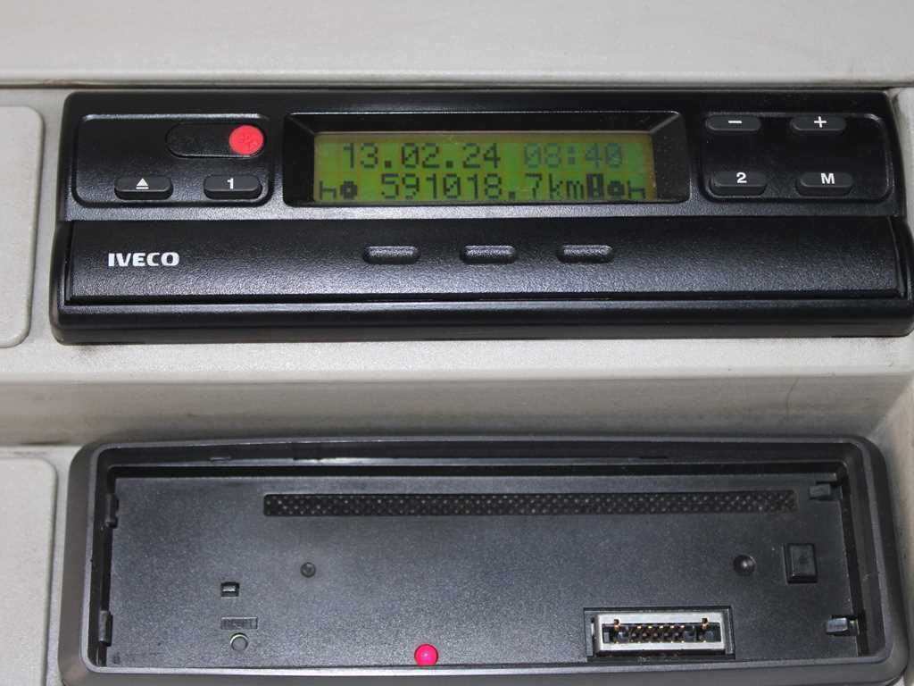 Box van Iveco EUROCARGO ML75E17, TAIL LIFT, SLEEPING CABIN: picture 12