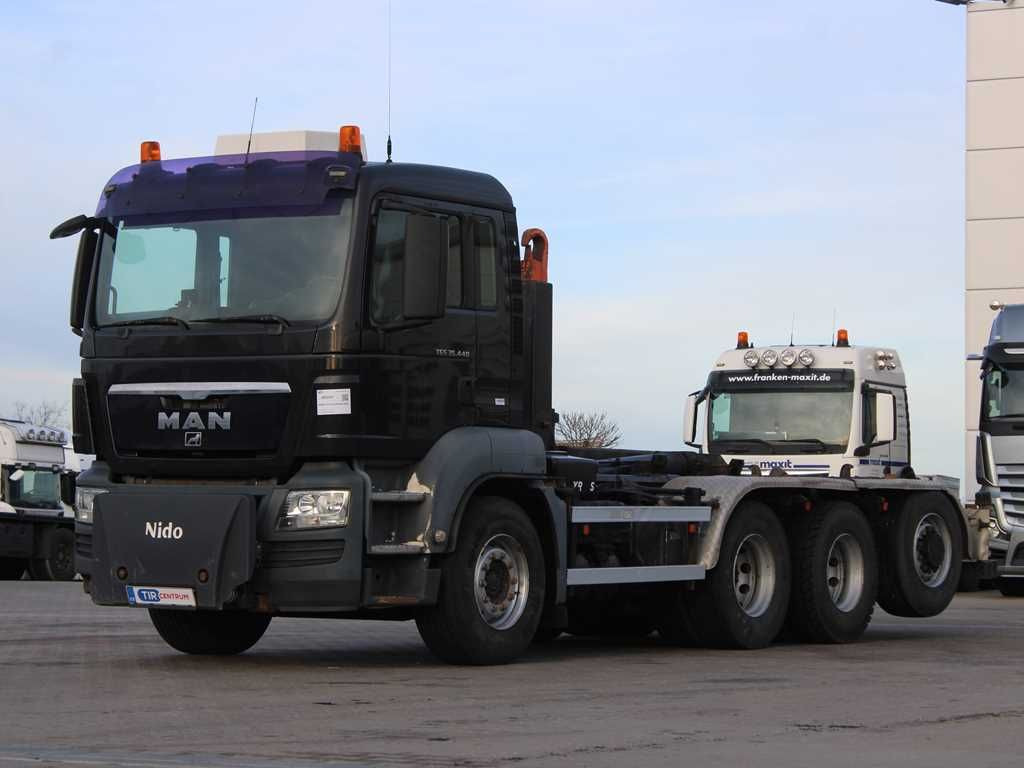 MAN TGS 35.440 8x4 6 BL, EURO 6, LIFTING AXLE - Cab chassis truck: picture 1 MAN TGS 35.440 8x4 6 BL, EURO 6, LIFTING AXLE - Cab chassis truck: picture 1