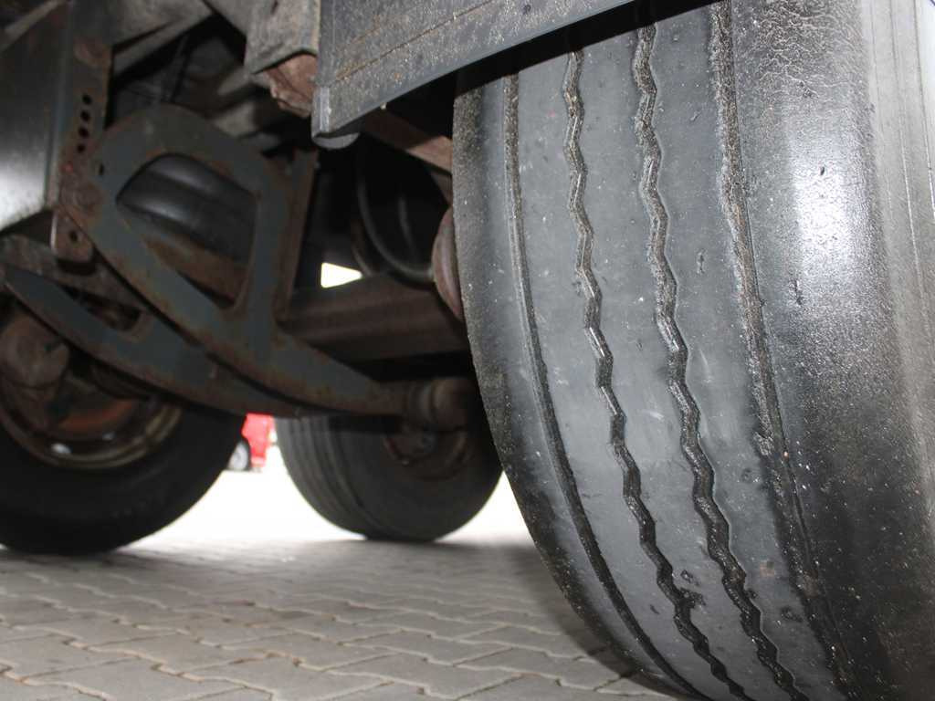 Dropside/ Flatbed semi-trailer ZASŁAW D-651A, LIFTING AXLE: picture 15