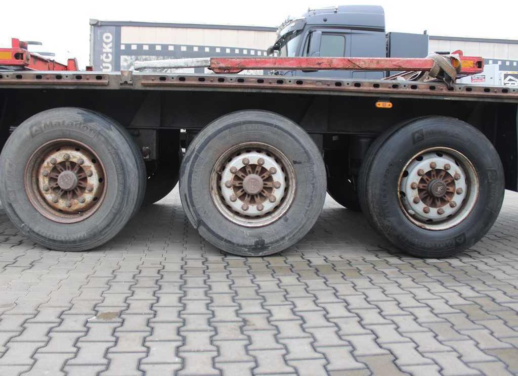 Dropside/ Flatbed semi-trailer ZASŁAW D-651A, LIFTING AXLE: picture 8