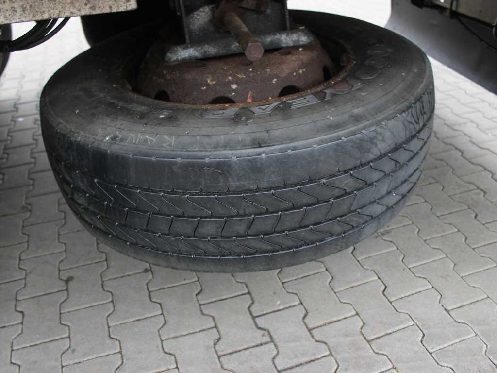 Dropside/ Flatbed semi-trailer ZASŁAW D-651A, LIFTING AXLE: picture 12