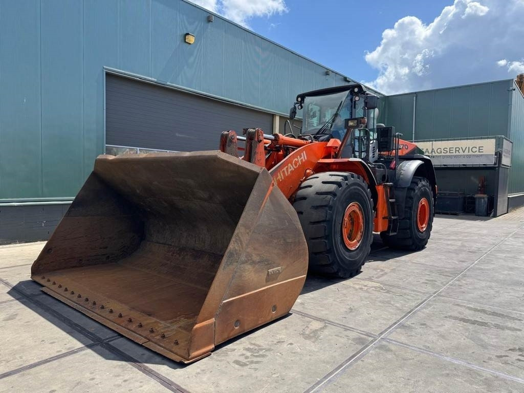 Hitachi ZW370-5B - Wheel loader: picture 2 Hitachi ZW370-5B - Wheel loader: picture 2