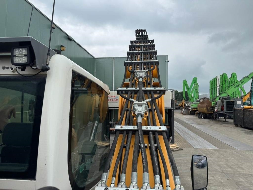 Waste/ Industry handler Liebherr LH 22 M: picture 23