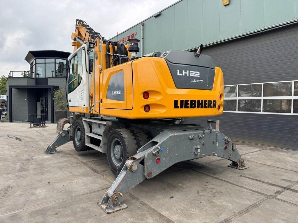Waste/ Industry handler Liebherr LH 22 M: picture 9
