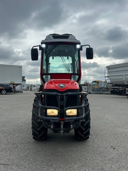 Antonio Carraro SRX 5800 TORA REDCAB, YANMAR; RADIO; KLIMA; RevGuide - Compact tractor: picture 2 Antonio Carraro SRX 5800 TORA REDCAB, YANMAR; RADIO; KLIMA; RevGuide - Compact tractor: picture 2