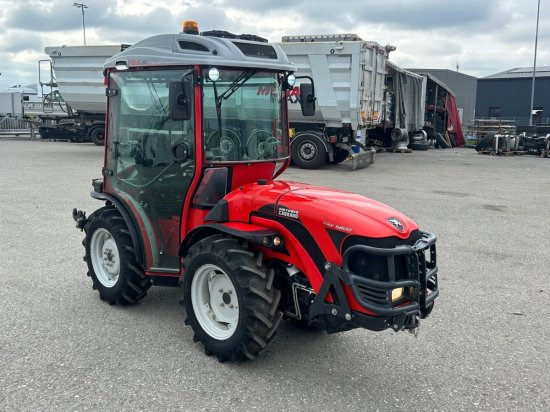 Antonio Carraro SRX 5800 TORA REDCAB, YANMAR; RADIO; KLIMA; RevGuide - Compact tractor: picture 3 Antonio Carraro SRX 5800 TORA REDCAB, YANMAR; RADIO; KLIMA; RevGuide - Compact tractor: picture 3