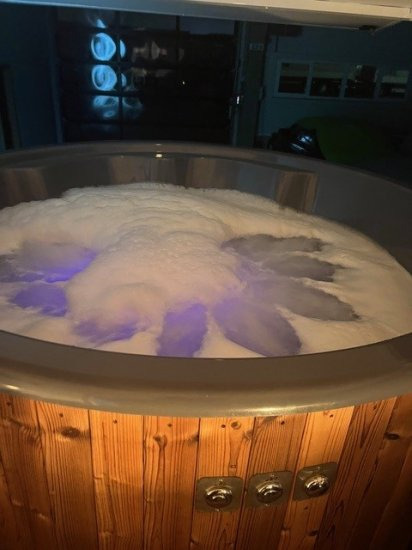 Izabella Wellnessanhänger mit Sauna und Whirlpool, Stromaggregat - Caravan: picture 4 Izabella Wellnessanhänger mit Sauna und Whirlpool, Stromaggregat - Caravan: picture 4
