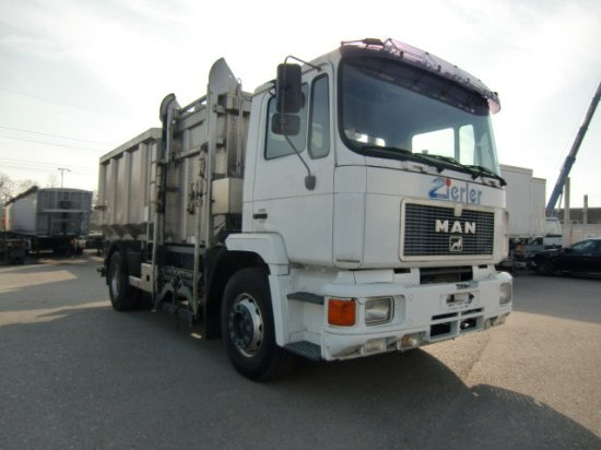 MAN 19.342 Tierkörperverwertung Sonderaufbau, Blattgefedert - Municipal/ Special vehicle, Truck: picture 3 MAN 19.342 Tierkörperverwertung Sonderaufbau, Blattgefedert - Municipal/ Special vehicle, Truck: picture 3