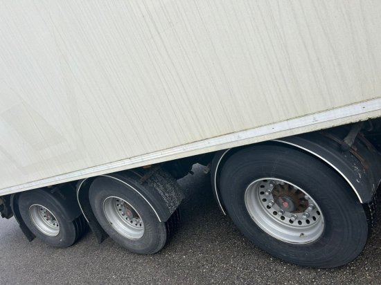 Closed box semi-trailer Pacton TRD 345, 3-Achs Rollboden, Kofferauflieger, Förderband, 2xLenkachse!: picture 11