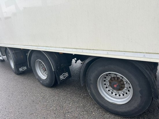 Closed box semi-trailer Pacton TRD 345, 3-Achs Rollboden, Kofferauflieger, Förderband, 2xLenkachse!: picture 10