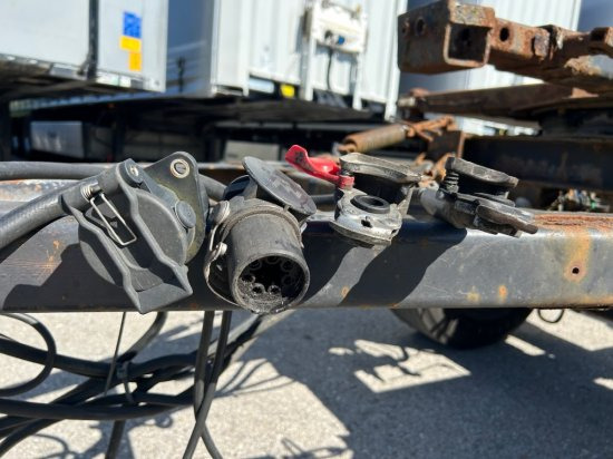 Renders Standard-Lafette BDF, BPW-Achsen - Container transporter/ Swap body trailer: picture 5 Renders Standard-Lafette BDF, BPW-Achsen - Container transporter/ Swap body trailer: picture 5