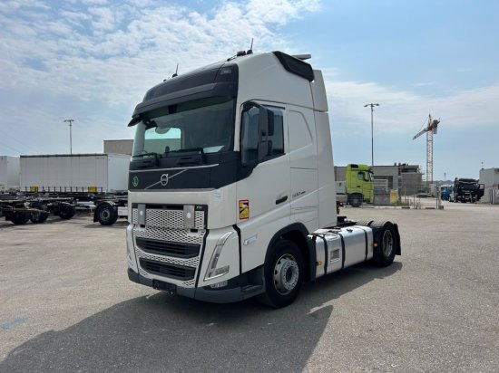 Volvo FH 500 EURO 6, I-Shift, Globetrotter, Standklima - Tractor unit: picture 1 Volvo FH 500 EURO 6, I-Shift, Globetrotter, Standklima - Tractor unit: picture 1
