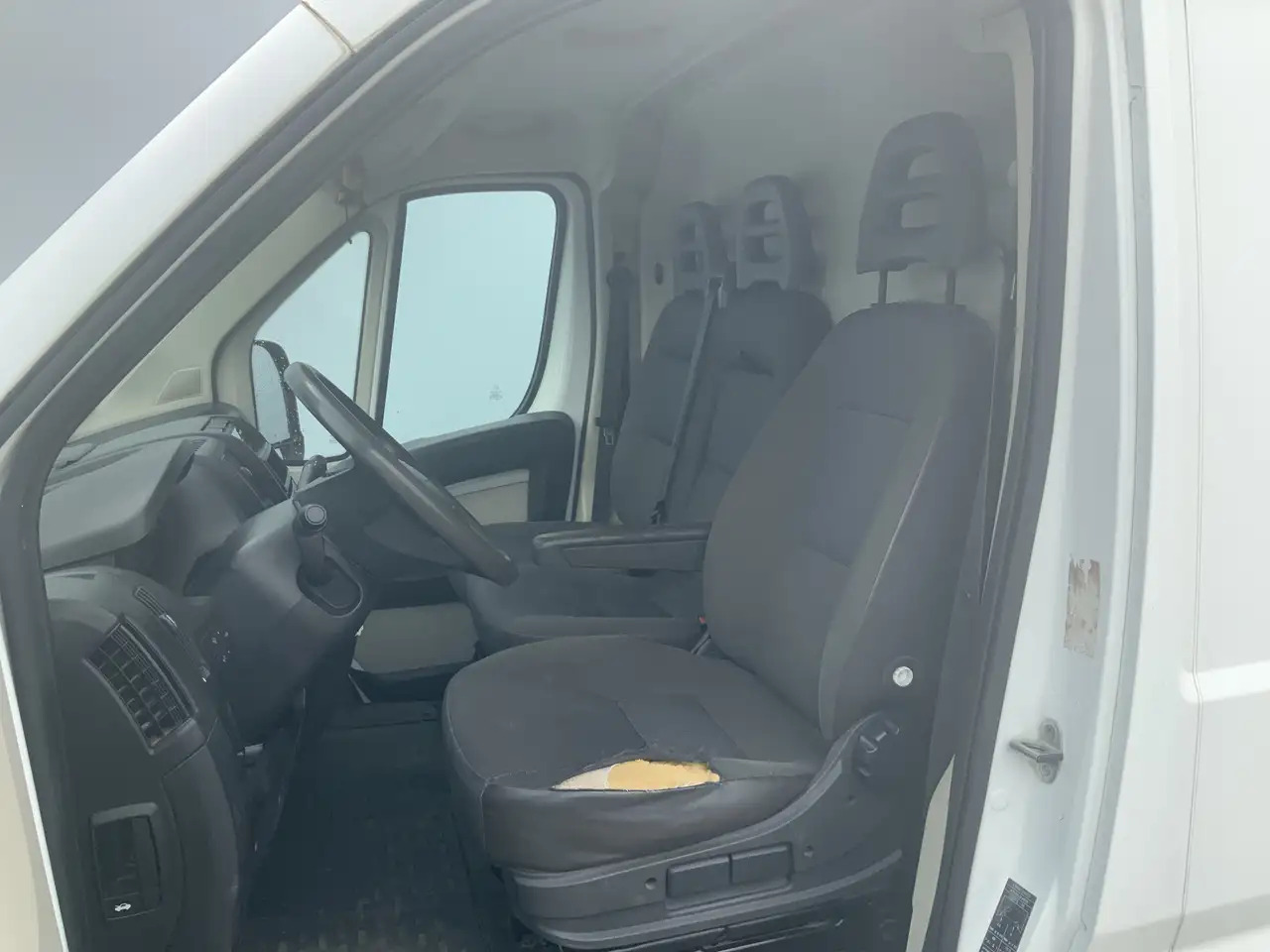 Panel van Citroen Jumper 35 2.2 HDI L4H3 Maxi (motor lampje brand !!) Airco: picture 7 Panel van Citroen Jumper 35 2.2 HDI L4H3 Maxi (motor lampje brand !!) Airco: picture 7