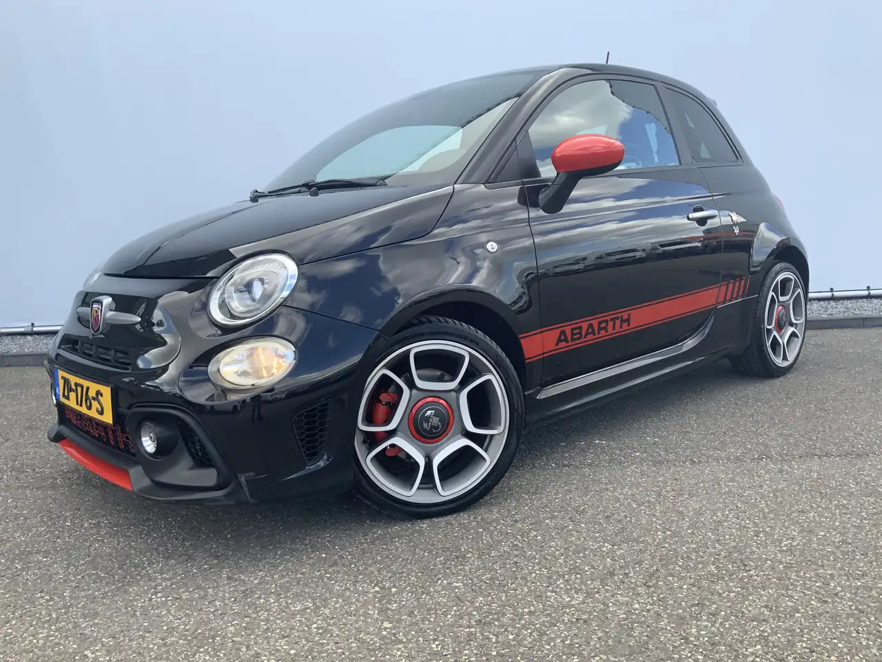 Fiat 500C Abarth 1.4 T-Jet 595 Automaat Euro 6 - Convertible: picture 1 Fiat 500C Abarth 1.4 T-Jet 595 Automaat Euro 6 - Convertible: picture 1
