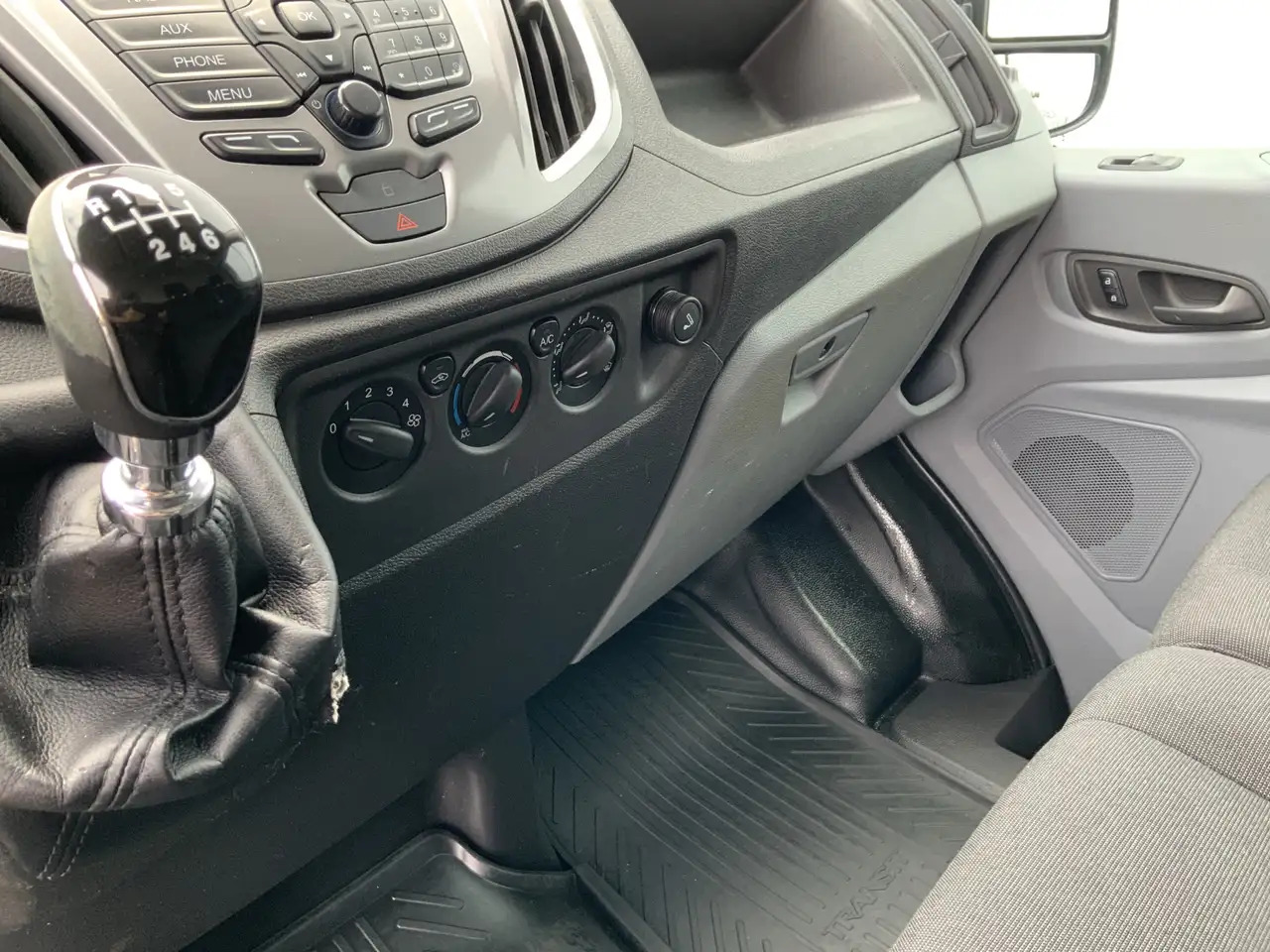 Ford Transit 310 2.2 TDCI L2H2 Trend Airco Cruise Navi 3 Zits I - Panel van: picture 5 Ford Transit 310 2.2 TDCI L2H2 Trend Airco Cruise Navi 3 Zits I - Panel van: picture 5
