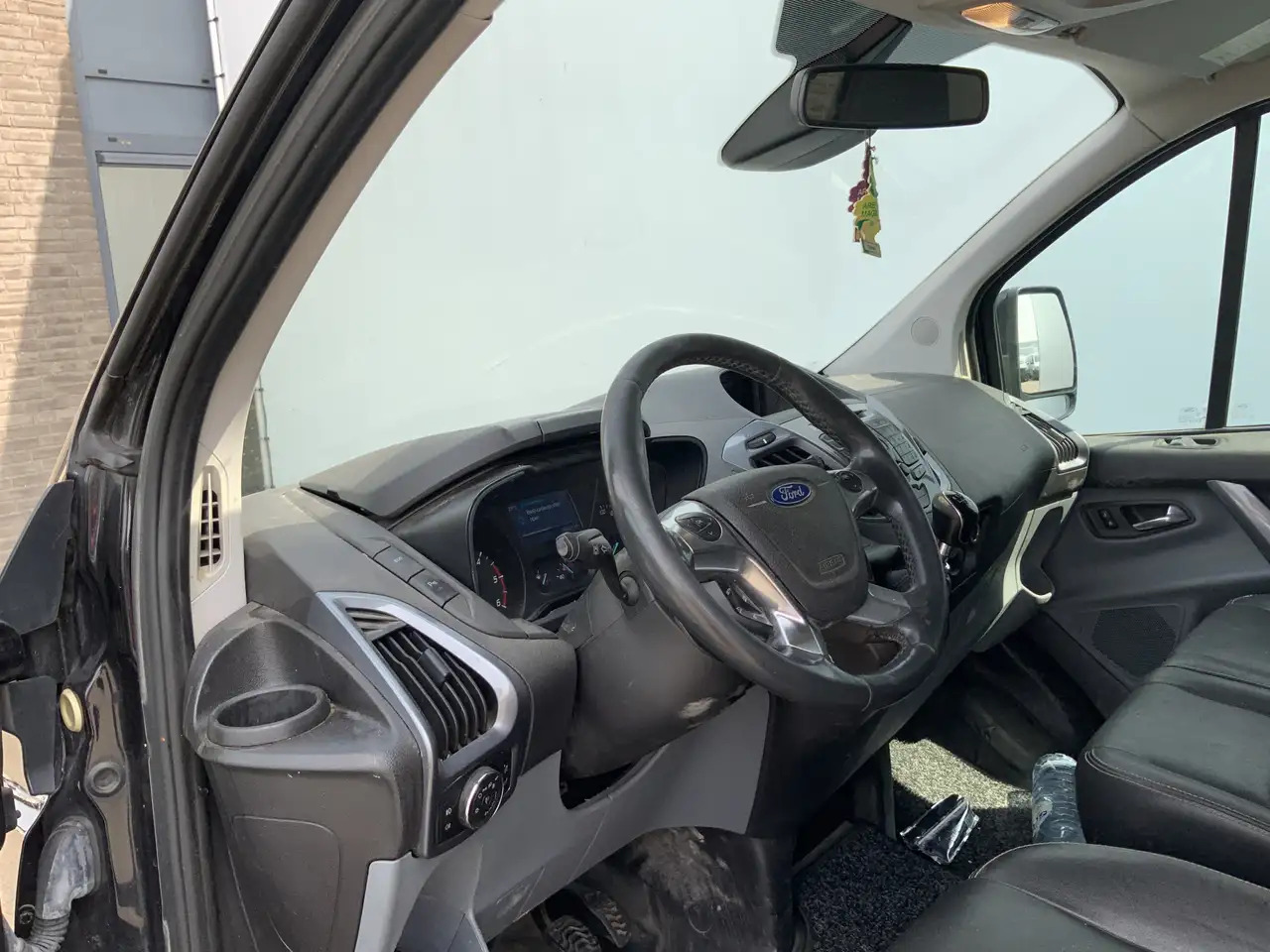 Ford Transit Custom 290 2.2 TDCI L1H1 Sport Airco Cruise 3 Zits Dub Sc - Panel van: picture 5 Ford Transit Custom 290 2.2 TDCI L1H1 Sport Airco Cruise 3 Zits Dub Sc - Panel van: picture 5