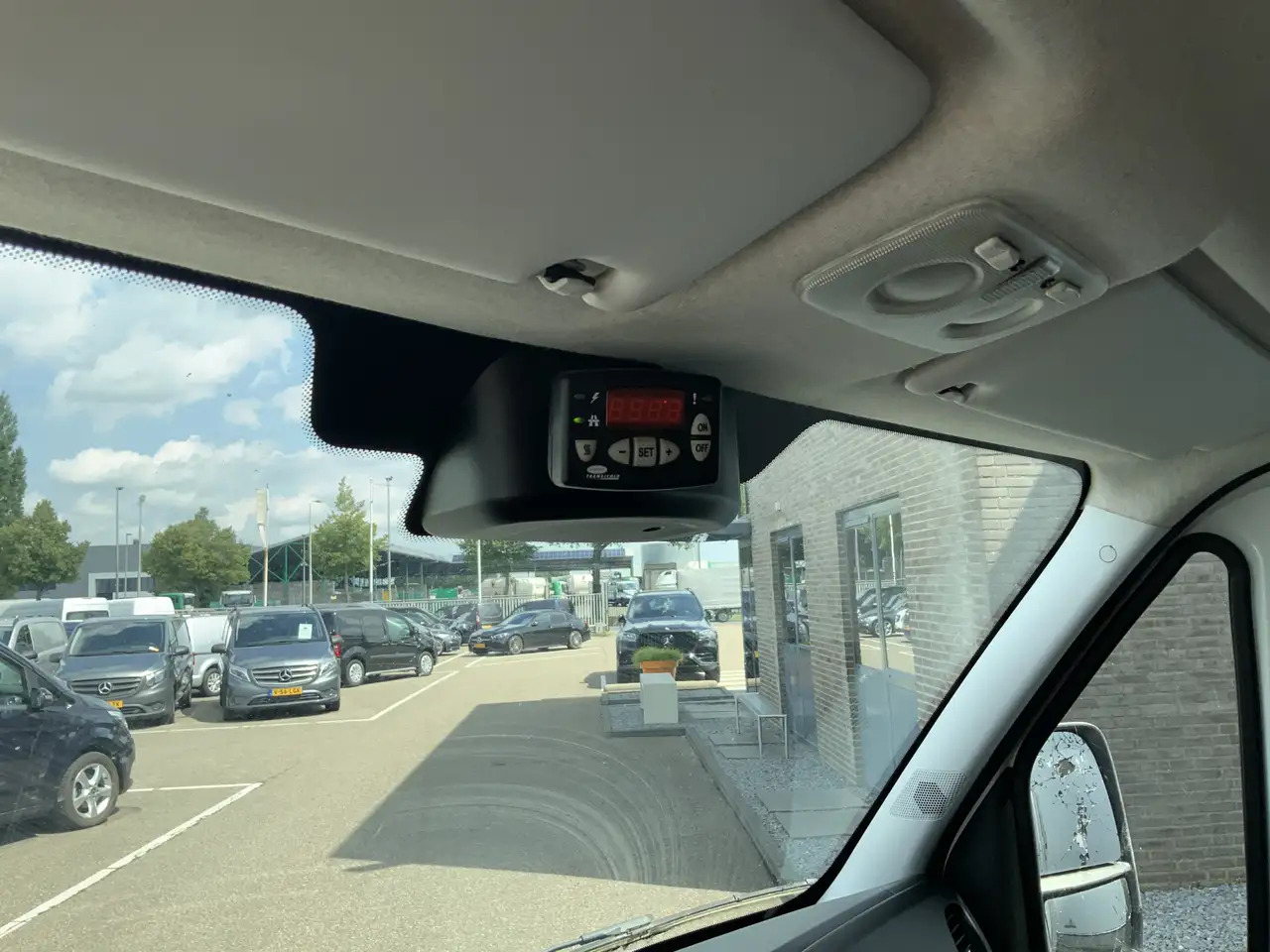 Iveco Daily 35C13 2.3 375 Automaat Koelmeubelbak Deuren Dag&Na - Refrigerated van: picture 5 Iveco Daily 35C13 2.3 375 Automaat Koelmeubelbak Deuren Dag&Na - Refrigerated van: picture 5