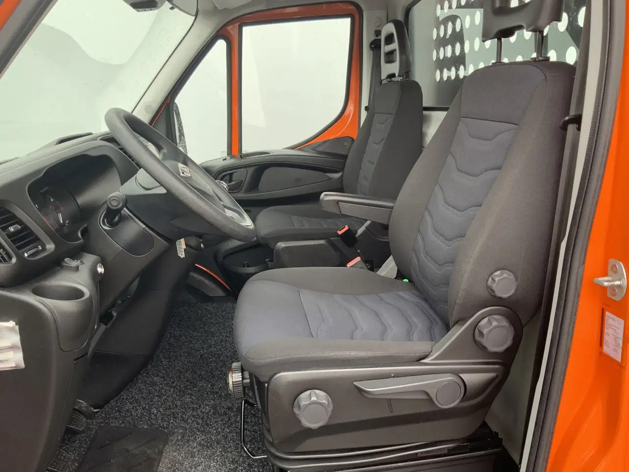 Flatbed van Iveco Daily 35C14 2.3 375 Pick Up & LaadLift Airco Navi Trekha: picture 13