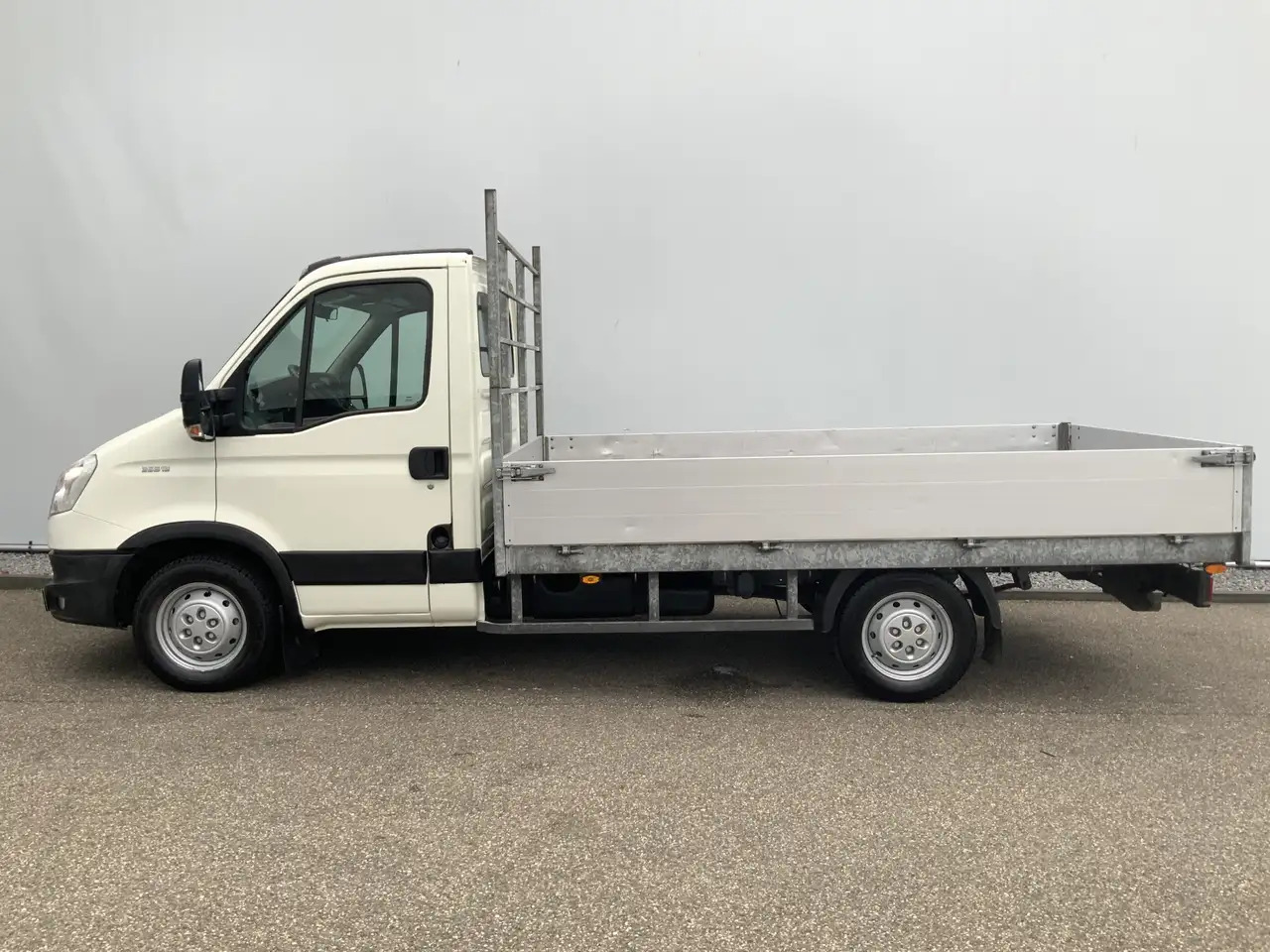 Iveco Daily 35S13 D 345 Pick Up Airco 3 Zits Trekhaak 3500 kg - Flatbed van: picture 3 Iveco Daily 35S13 D 345 Pick Up Airco 3 Zits Trekhaak 3500 kg - Flatbed van: picture 3