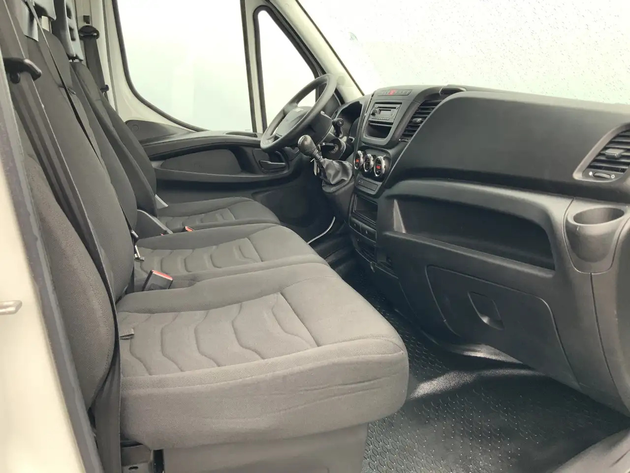 Leasing of Iveco Daily 35S13V 2.3 352 H2 L3 Airco 3 Zits Opstap Euro 5 Iveco Daily 35S13V 2.3 352 H2 L3 Airco 3 Zits Opstap Euro 5: picture 14