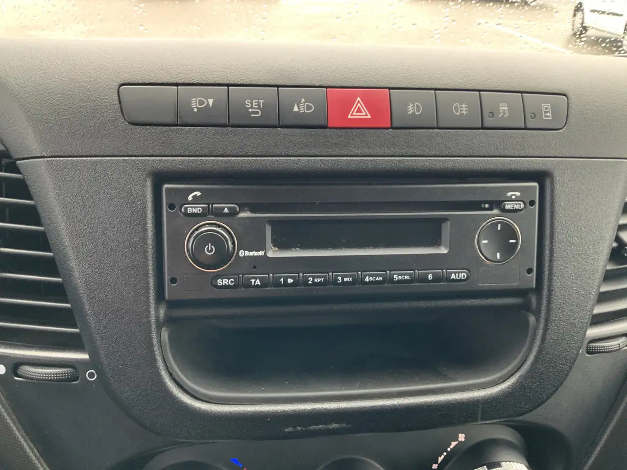 Leasing of Iveco Daily 35S13V 2.3 352 H2 L3 Airco 3 Zits Opstap Euro 5 Iveco Daily 35S13V 2.3 352 H2 L3 Airco 3 Zits Opstap Euro 5: picture 13