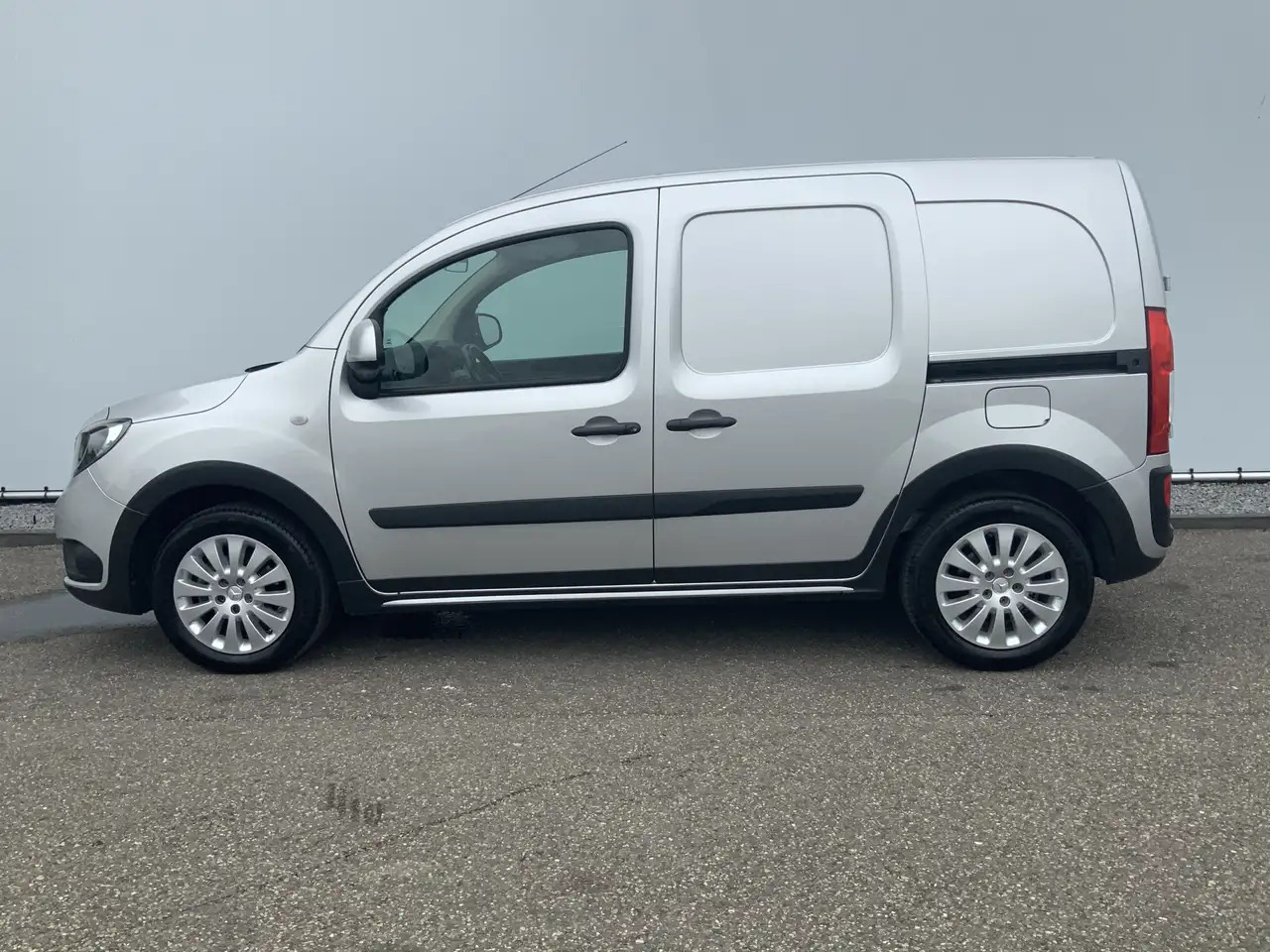 Mercedes-Benz Citan 109 CDI BlueEFFICIENCY Airco Dub Schuifdeur Cruise - Small van: picture 3 Mercedes-Benz Citan 109 CDI BlueEFFICIENCY Airco Dub Schuifdeur Cruise - Small van: picture 3