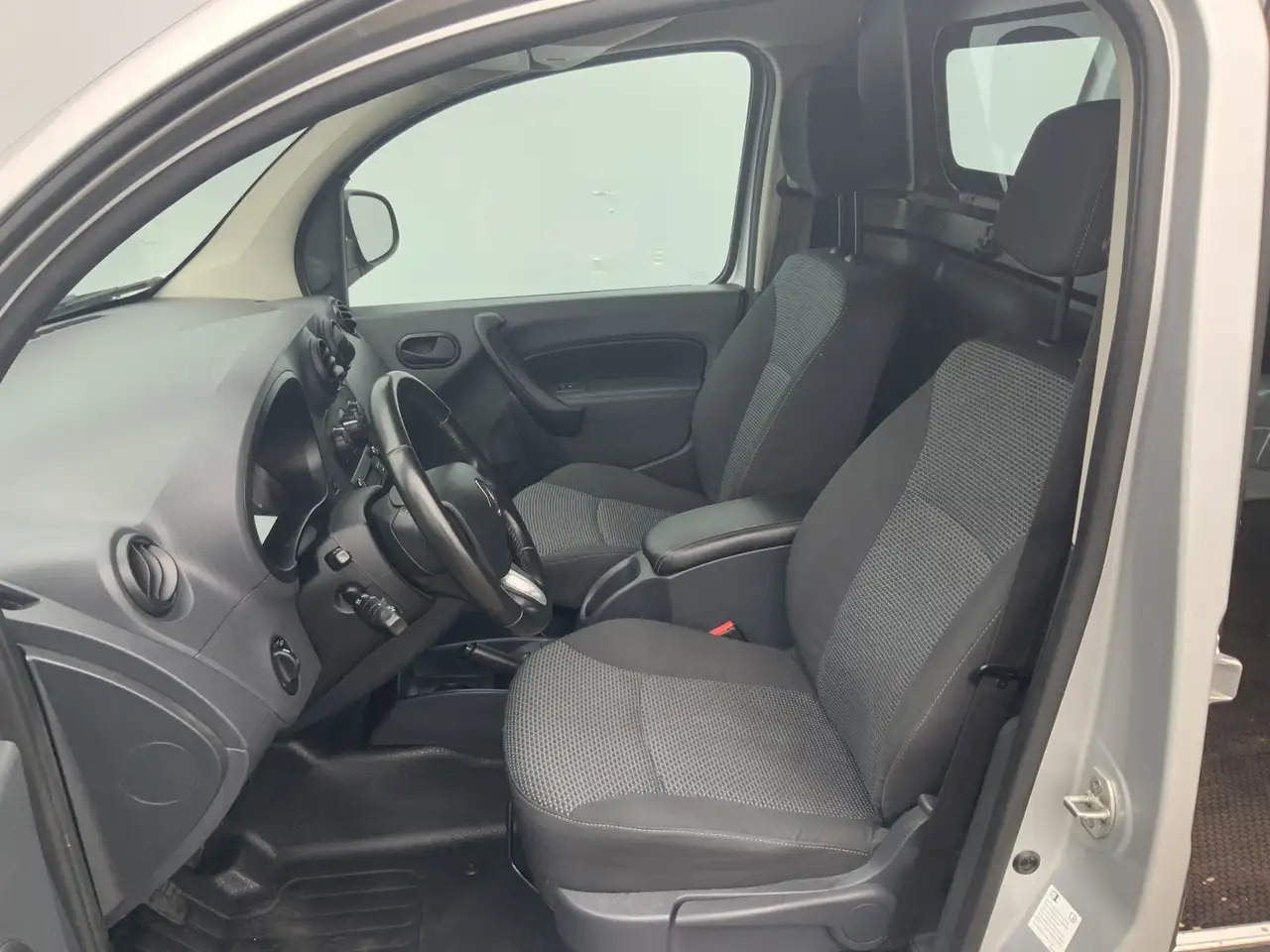 Mercedes-Benz Citan 109 CDI BlueEFFICIENCY Airco Dub Schuifdeur Cruise - Small van: picture 5 Mercedes-Benz Citan 109 CDI BlueEFFICIENCY Airco Dub Schuifdeur Cruise - Small van: picture 5