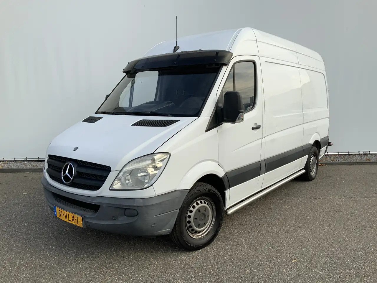 Mercedes-Benz Sprinter 211 2.2 CDI L2H2 Airco 3 Zits Trekhaak 2000 kg Sid - Panel van: picture 1 Mercedes-Benz Sprinter 211 2.2 CDI L2H2 Airco 3 Zits Trekhaak 2000 kg Sid - Panel van: picture 1