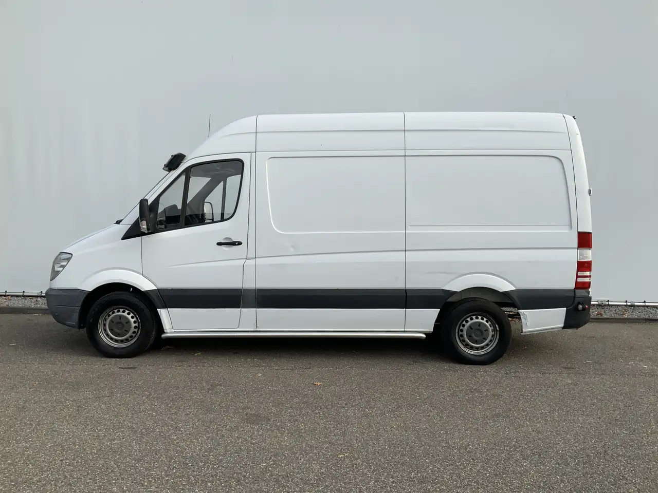 Mercedes-Benz Sprinter 211 2.2 CDI L2H2 Airco 3 Zits Trekhaak 2000 kg Sid - Panel van: picture 3 Mercedes-Benz Sprinter 211 2.2 CDI L2H2 Airco 3 Zits Trekhaak 2000 kg Sid - Panel van: picture 3