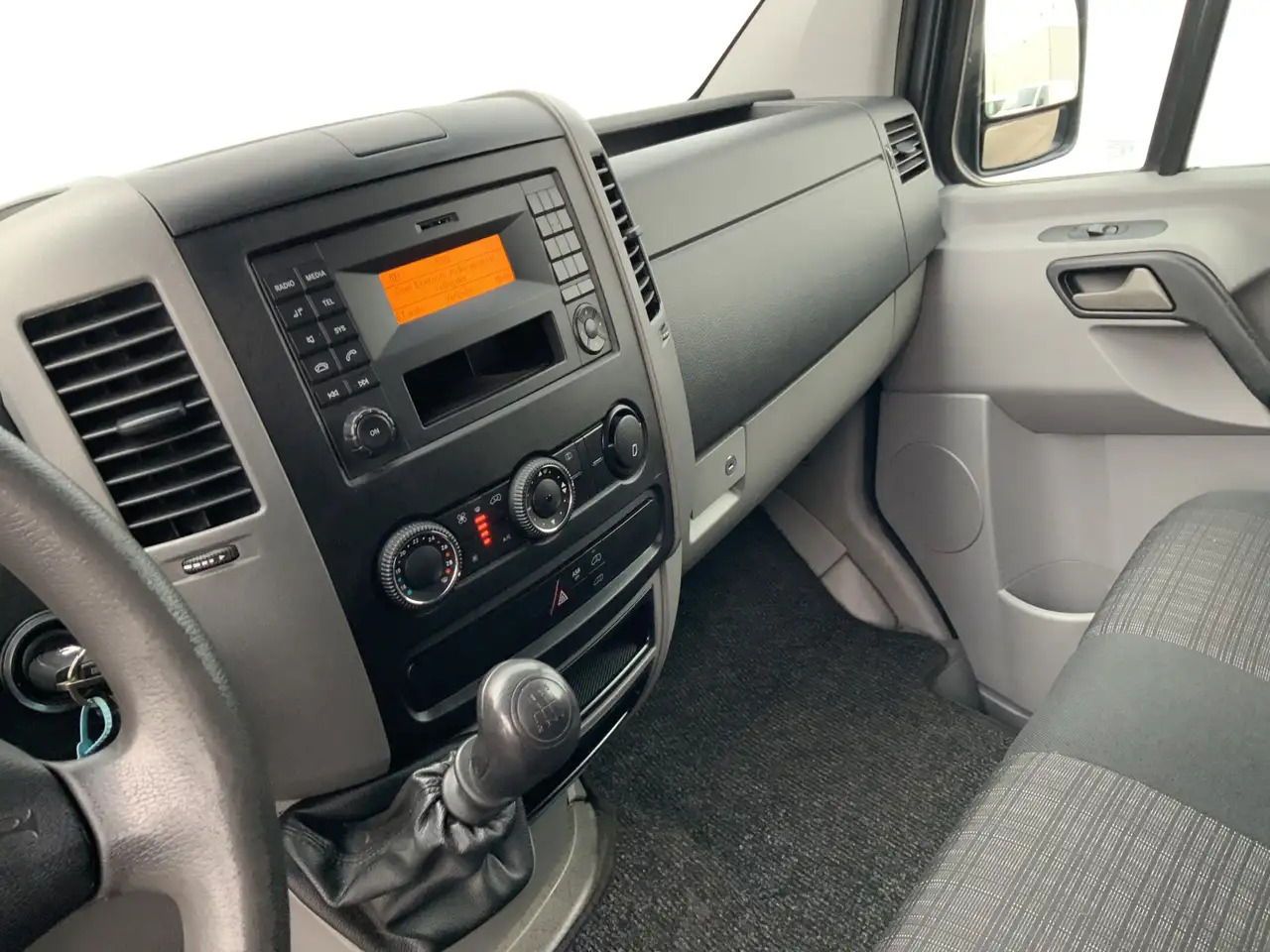 Mercedes-Benz Sprinter 311 2.2 CDI 366 L2H1 Airco 3 Zits Opstap& Trekhaak - Panel van: picture 5 Mercedes-Benz Sprinter 311 2.2 CDI 366 L2H1 Airco 3 Zits Opstap& Trekhaak - Panel van: picture 5