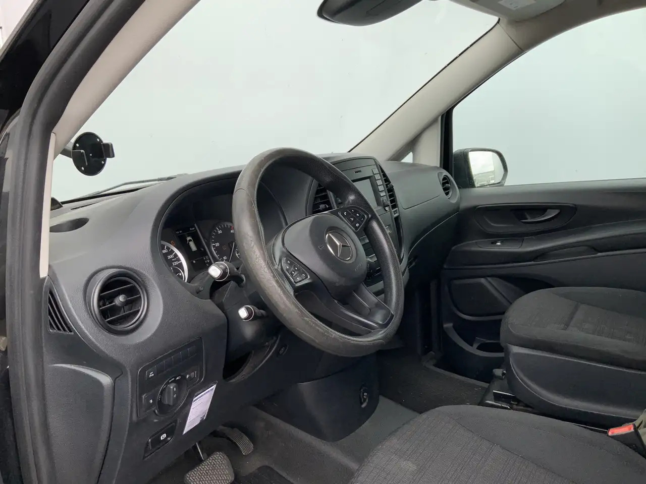 Mercedes-Benz Vito 116 CDI Lang Airco Cruise Camera Navi Side Bar Tre - Small van: picture 4 Mercedes-Benz Vito 116 CDI Lang Airco Cruise Camera Navi Side Bar Tre - Small van: picture 4