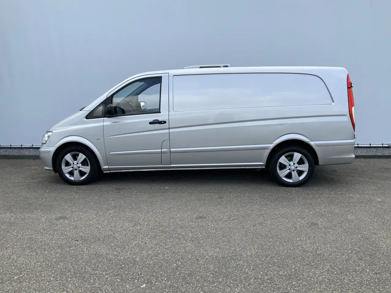 Mercedes-Benz Vito 122 CDI Automaat Koel Auto werkt 100 % 0.gr Airco - Refrigerated van: picture 3 Mercedes-Benz Vito 122 CDI Automaat Koel Auto werkt 100 % 0.gr Airco - Refrigerated van: picture 3