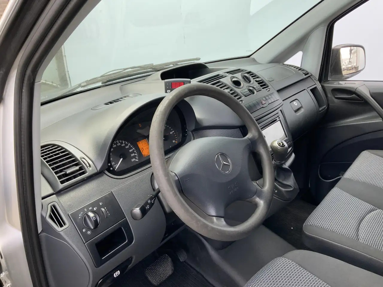 Leasing of Mercedes-Benz Vito 122 CDI Automaat Koel Auto werkt 100 % 0.gr Airco Mercedes-Benz Vito 122 CDI Automaat Koel Auto werkt 100 % 0.gr Airco: picture 6