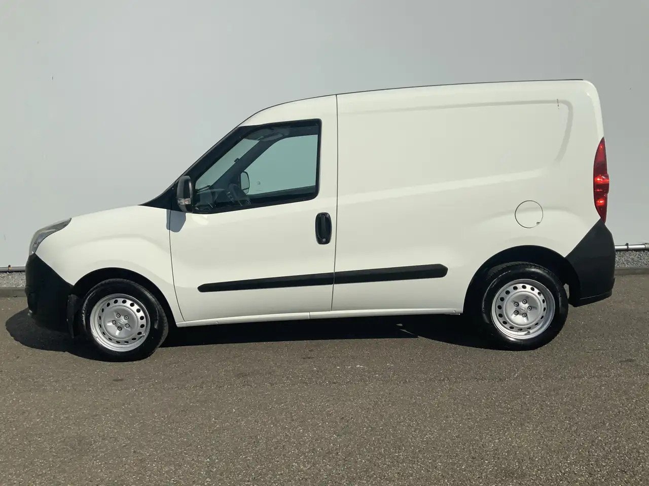 Opel Combo 1.3 CDTi L1H1 EXPORT ecoFLEX Edition Airco Trekhaa - Small van: picture 3 Opel Combo 1.3 CDTi L1H1 EXPORT ecoFLEX Edition Airco Trekhaa - Small van: picture 3