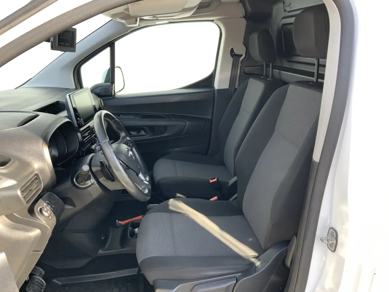 Opel Combo 1.5D L2H1 Edition Automaat Cruise Navi Airco Winte - Small van: picture 4 Opel Combo 1.5D L2H1 Edition Automaat Cruise Navi Airco Winte - Small van: picture 4