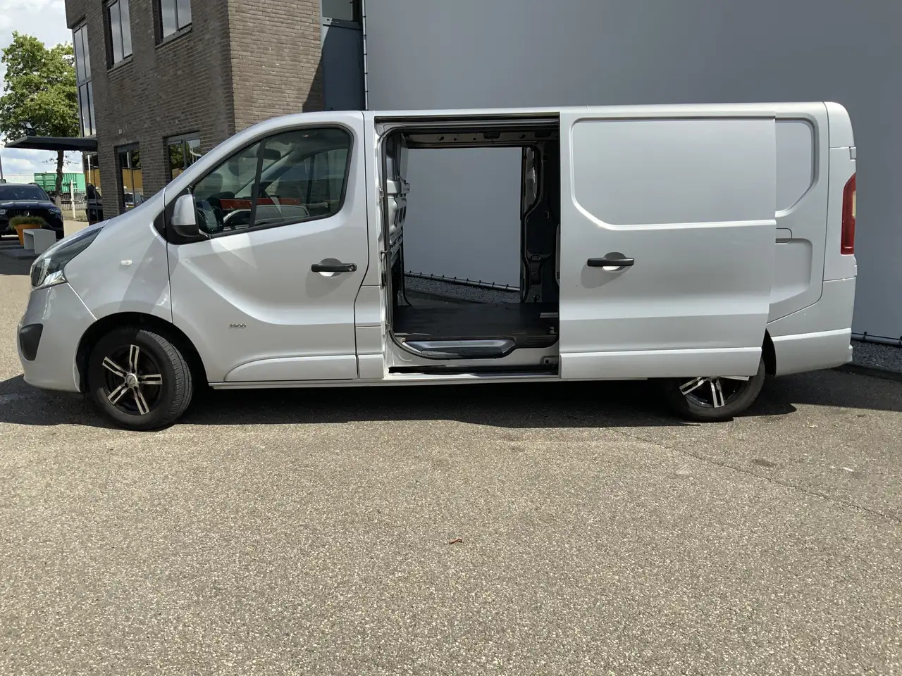 Opel Vivaro 1.6 CDTI L2H1 Sport EcoFlex (MOTOR DEFECT !!!!)Air - Panel van: picture 4 Opel Vivaro 1.6 CDTI L2H1 Sport EcoFlex (MOTOR DEFECT !!!!)Air - Panel van: picture 4